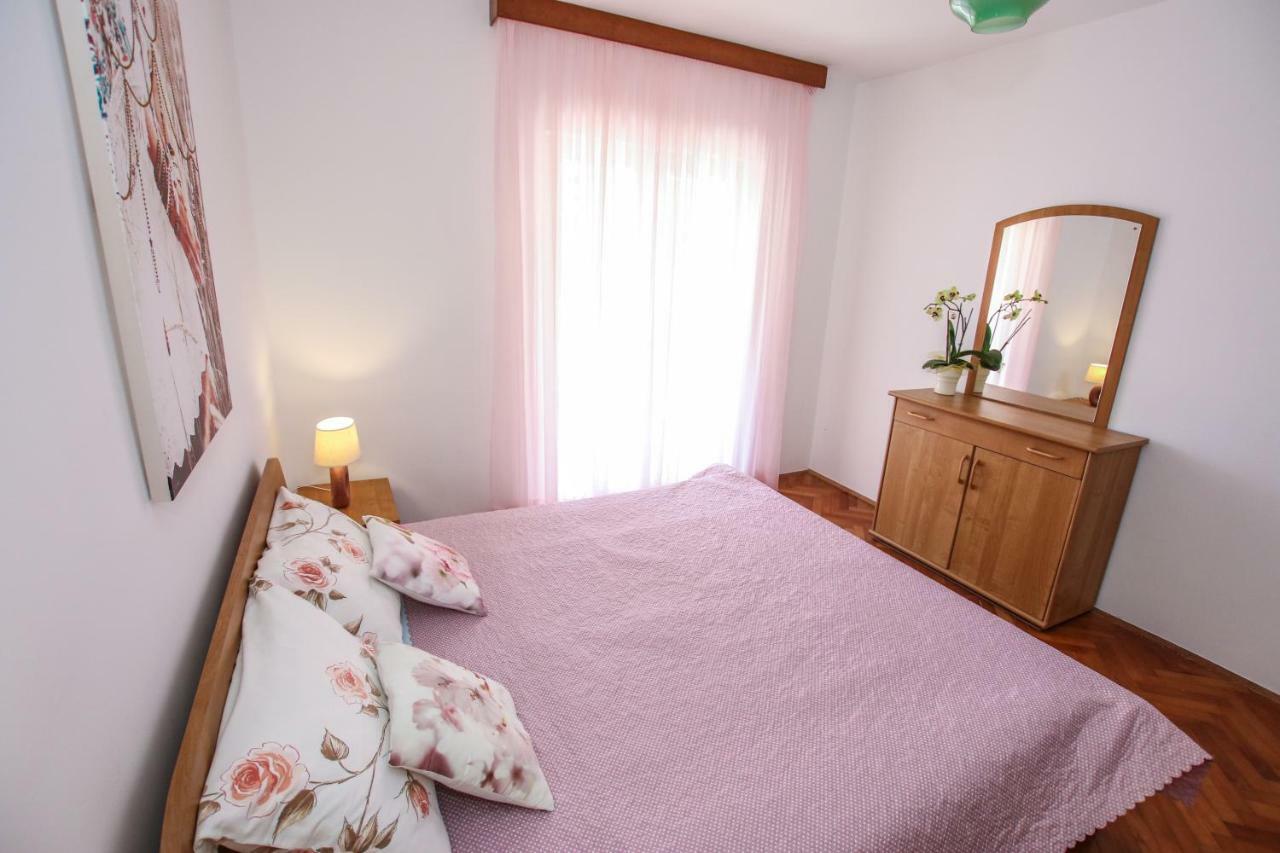 Apartman Mila Apartment โปเรช ภายนอก รูปภาพ