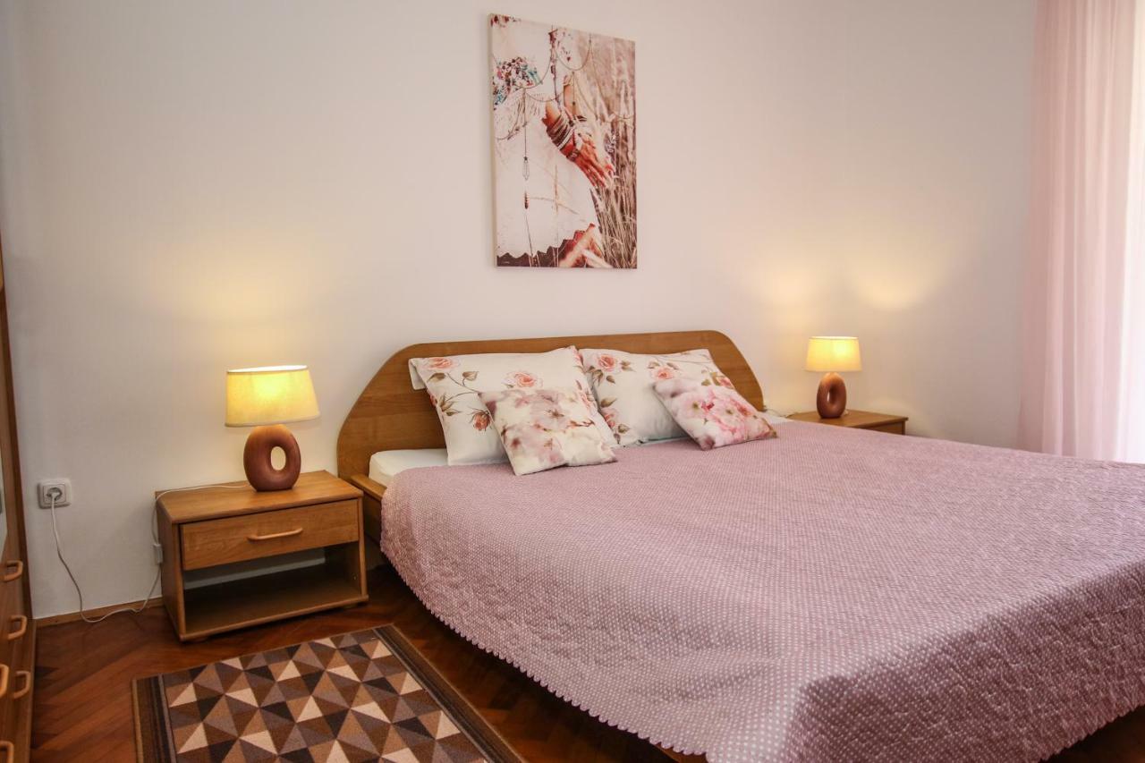 Apartman Mila Apartment โปเรช ภายนอก รูปภาพ